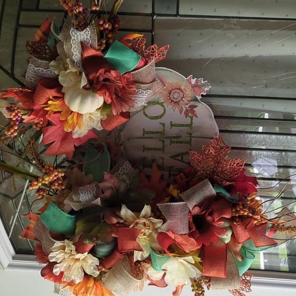 A Gorgeous, Hello Fall wreath - Picture 6 of 10
